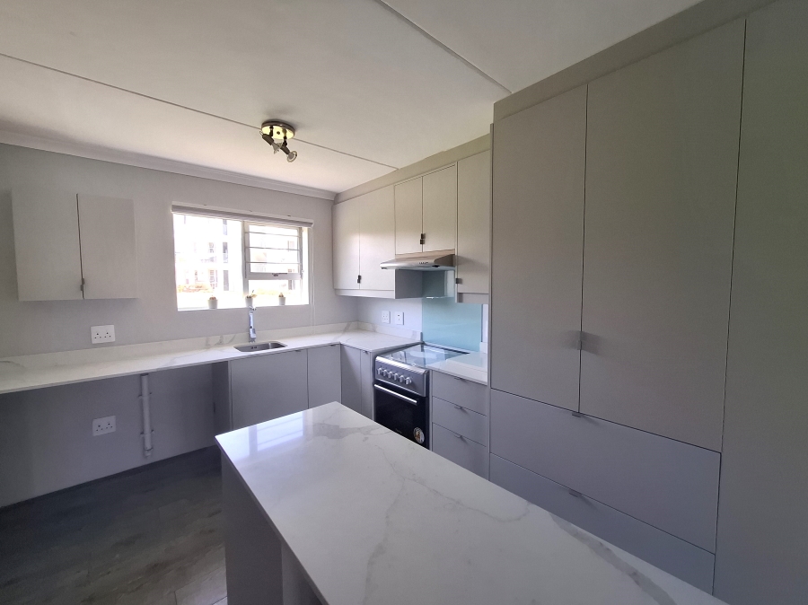To Let 2 Bedroom Property for Rent in Bloubergstrand Western Cape